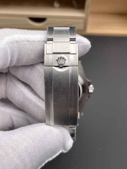 Submariner Date 116610LV