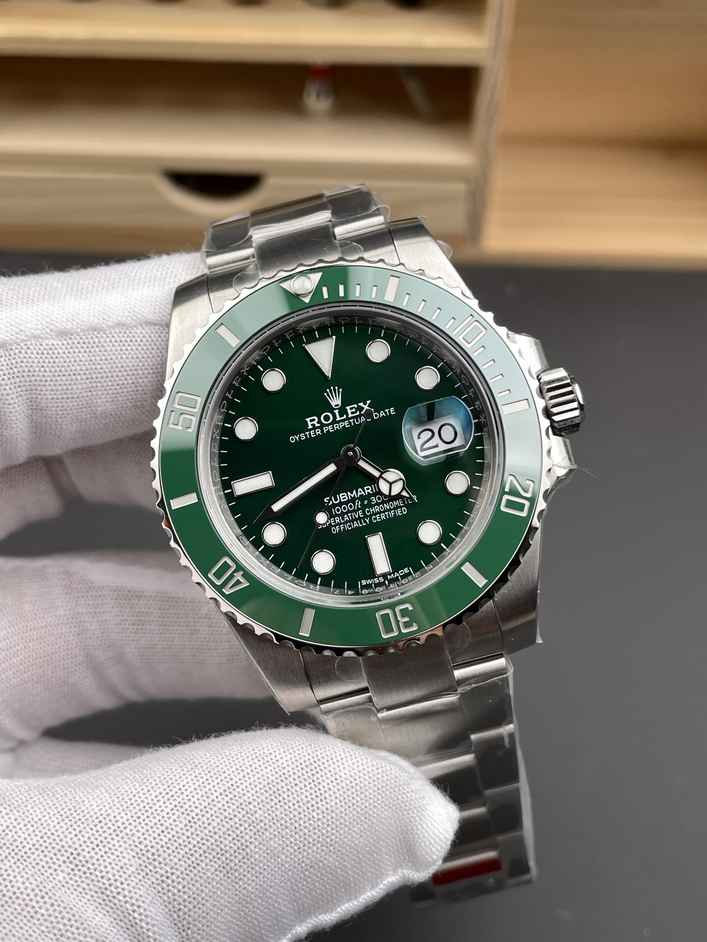 Submariner Date 116610LV