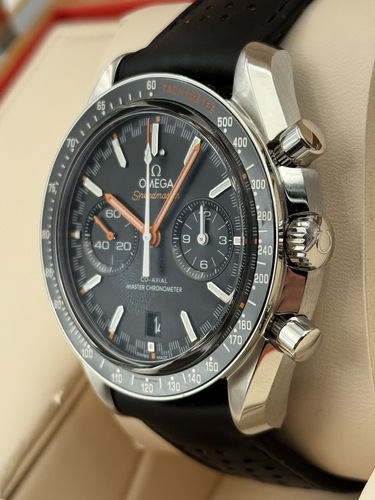Speedmaster Racing 329.32.44.51.01.001
