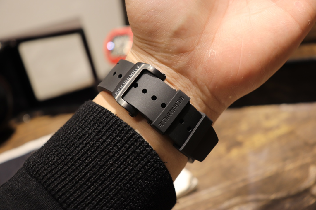 RM 055 Black Ceramic